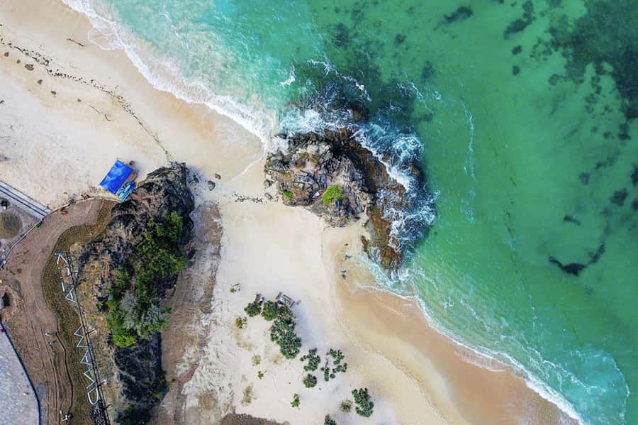Lombok Epic: Exclusive Surfing, Beaches, and Sunset Hills - Guides and Drivers: The Human Factor That Makes It Better