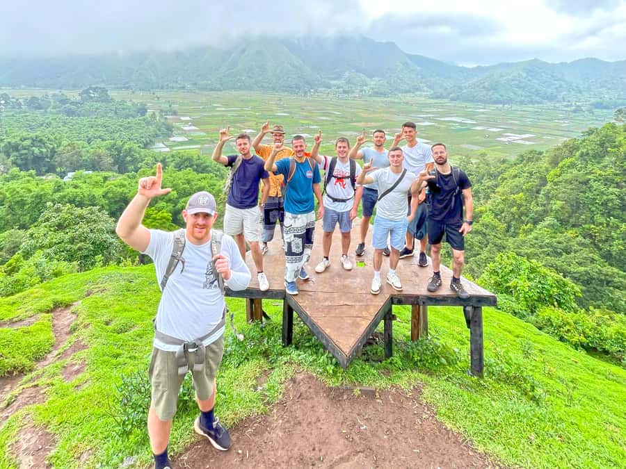 Lombok: Exclusive Sendang Gile, Tiu Kelep & Selong Hill Tour - Selong Hill viewpoint: where the Sembalun Valley photos make sense