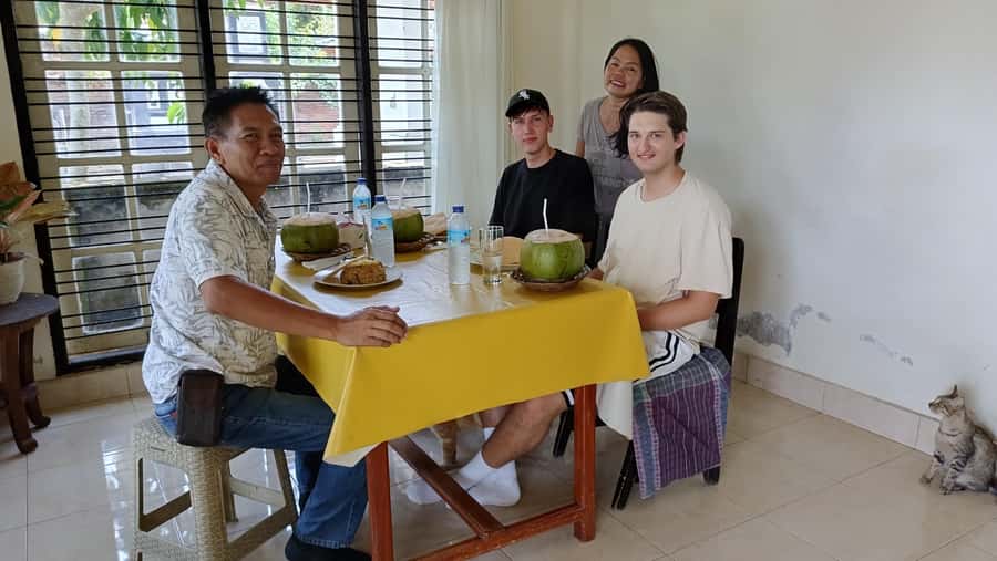 Lombok: Full-Day Tour with Lunch and Hotel Pickup - How the 8-hour Lombok tour runs from Senggigi and Mataram