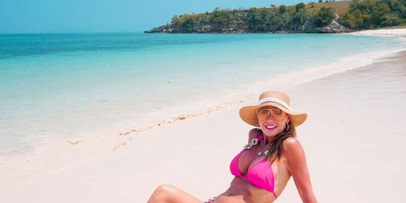 Lombok Pink Beach Boat Trip : Snorkeling & Relaxing - Two Gili Stops for Snorkeling: Gili Gambir and Gili Petelu