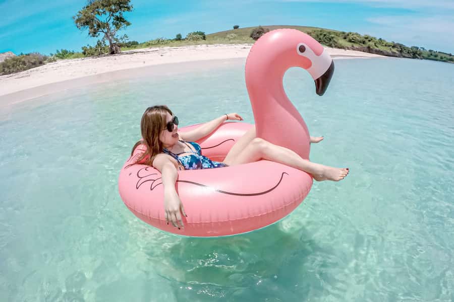 Lombok: Pink Beach, Gili Petelu & Private Snorkeling Tour - Hotel pickup options and how the day starts smooth