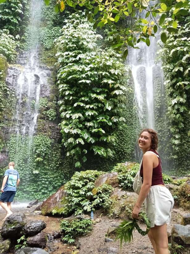 Lombok : Privat Tour Benang Kelambu Waterfall, Rice Terrace. - Two waterfalls plus real craft: the appeal of this Lombok day