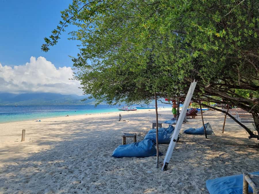 Lombok: Private Customizable Tour with Driver-Guide - Waterfalls, viewpoints, and the sunset strategy