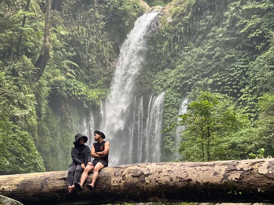 Lombok: Sendang Gile and Tiu Kelep Waterfalls Tour - Tiu Kelep waterfall: river crossing + cool mist