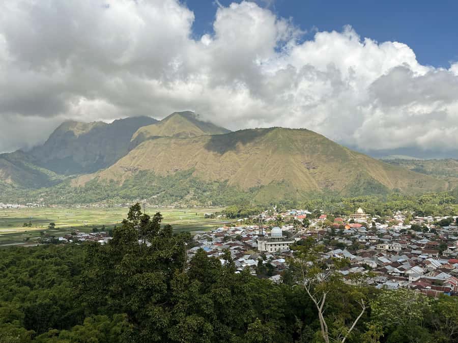 Lombok Spectacular: Waterfalls, Selong Hill & Pusuk Sembalun - What to bring (and how to dress for a waterfall + viewpoint day)