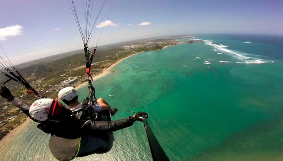 Lombok : Tandem Paragliding with Pilot & Beach Tour - The Kuta Mandalika section: briefing, gear, takeoff, and the actual glide