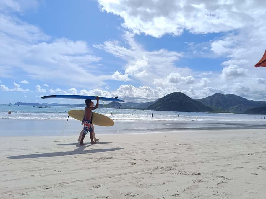 Lombok : Tandem Paragliding with Pilot & Beach Tour - Selong Belanak Beach: where relaxation and beginner surf fit together
