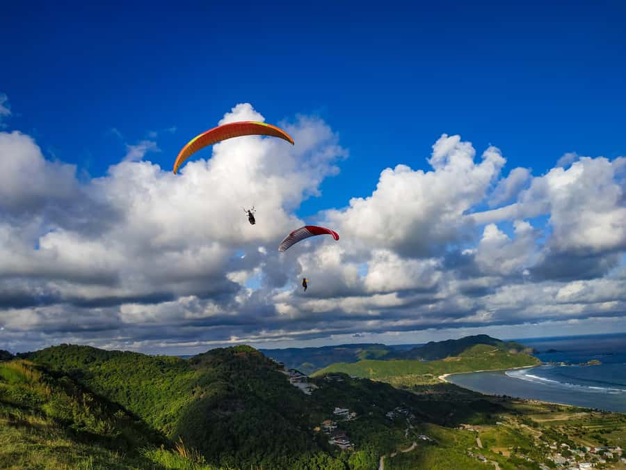 Lombok : Tandem Paragliding with Pilot & Beach Tour - Price and value: what $117 really covers