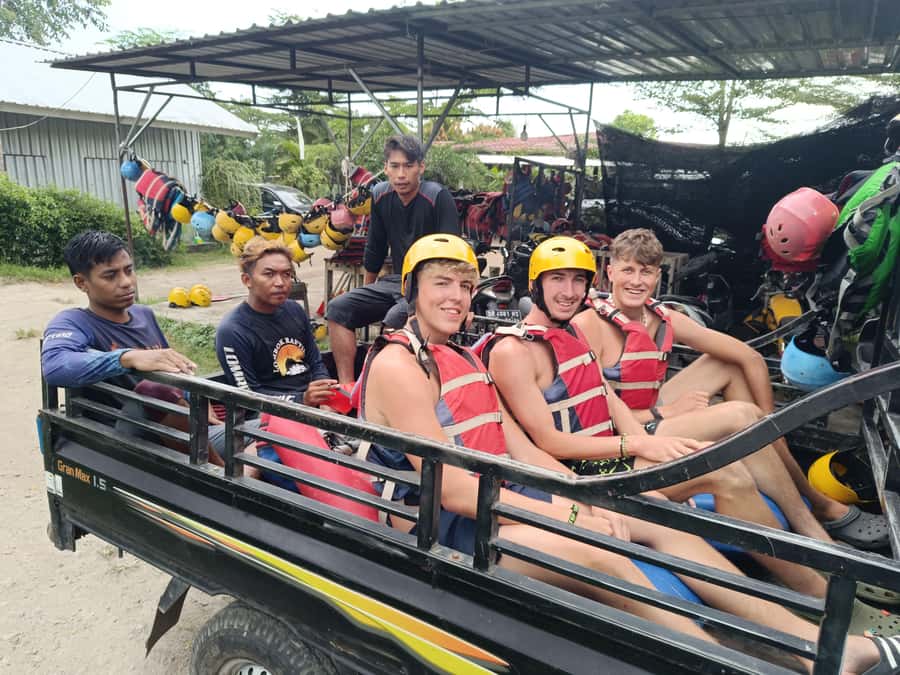 Lombok: Waterfall Benang Kelambu & River Rafting Trip - The Private Car Advantage: Why the Drive Matters in Lombok
