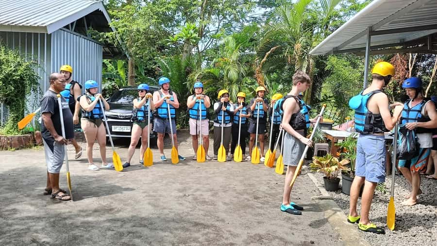 Lombok: White Water Rafting, Rice Terrace & Waterfall Tour - Benang Stokel Waterfall: The Walk, the Photos, and the Swim Mood