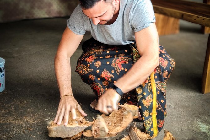 Make Traditional Bali Coconut Oil with a Balinese Family - Exploring village life in Delodsema while everything finishes