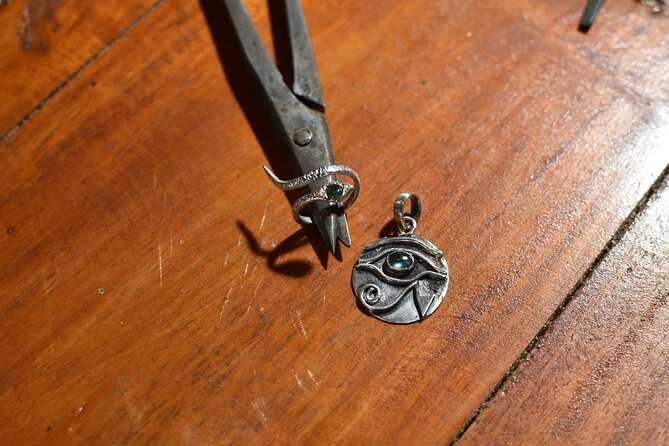 Make Your Own Bali Silver Jewelry Class with Balinese Family - Small Group Size and Teaching Style: What It Means for You