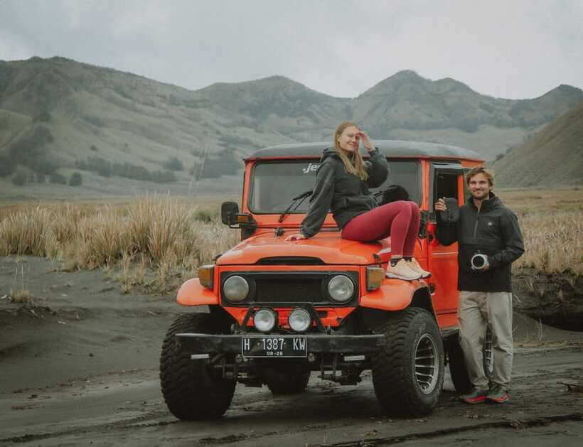 Malang: 2D1N Shared Tour of Mount Bromo & Ijen Crater - Ijen at 00:30–01:00: the blue fire moment