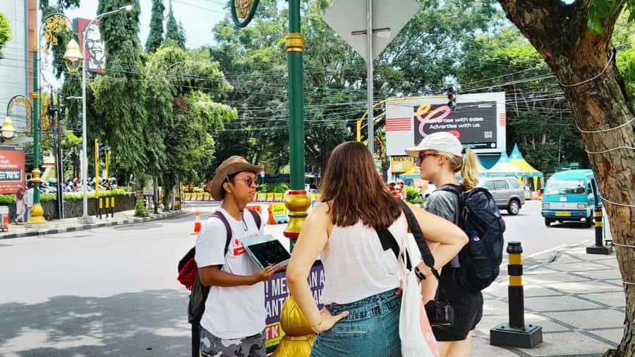 Malang: City Highlights Walking Tour - Key highlights you’ll feel right away