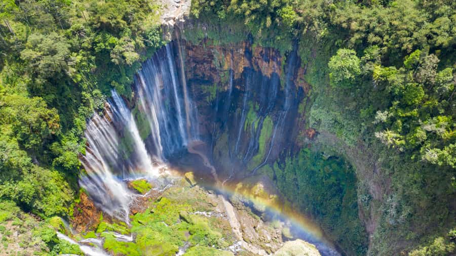 Malang: Tumpak Sewu Waterfall, Blue Lagoon & Goa Tetes - Tumpak Sewu Waterfall: mist, steps, and why the guide matters