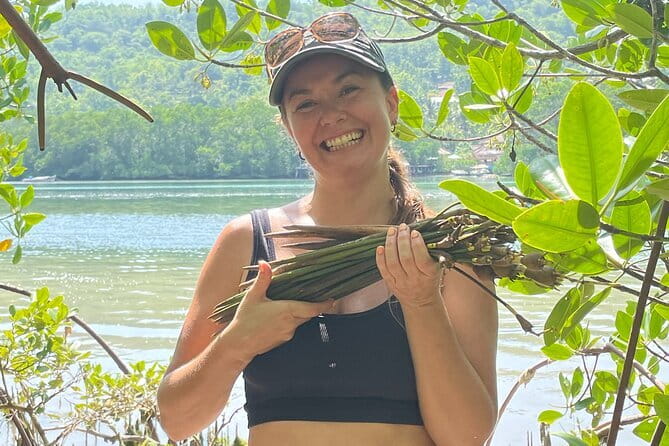Mangrove Reforestation and Exploration around the Nusa Islands - Mangroves at Nusa Lembongan: the work is simple, the impact isn’t