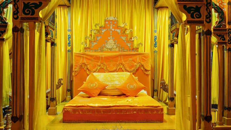 Medan: Highlights City Sightseeing Guided Group Tour - A Four-Hour Taste of Medan’s Mosques, Palaces, and Colonial Streets