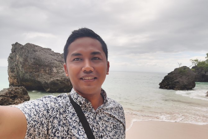 Melasti Beach, Padangpadang Beach, Uluwatu Sunset Kecak and Jimbaran Dinner - Kecak and Fire Dance at 6 p.m.: a beatboxing-style choir vibe