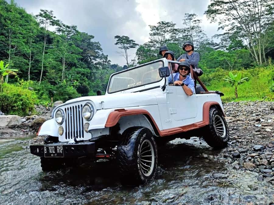 Merapi Volcano 4WD Jeep Tour and Kedung Kayang Waterfall - The English Driver and Guide: Who You Might Meet