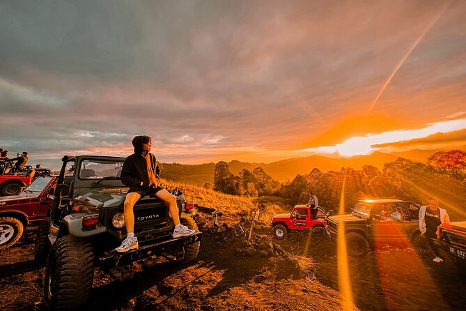 Mount Batur Jeep Sunrise Tour - The local-guide touch and photo help (what makes it feel personal)