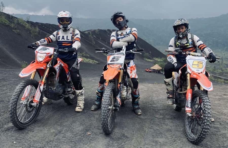 Mount Batur: Sunrise Dirt Bike Trek with Trained Riders - Key things you’ll notice right away