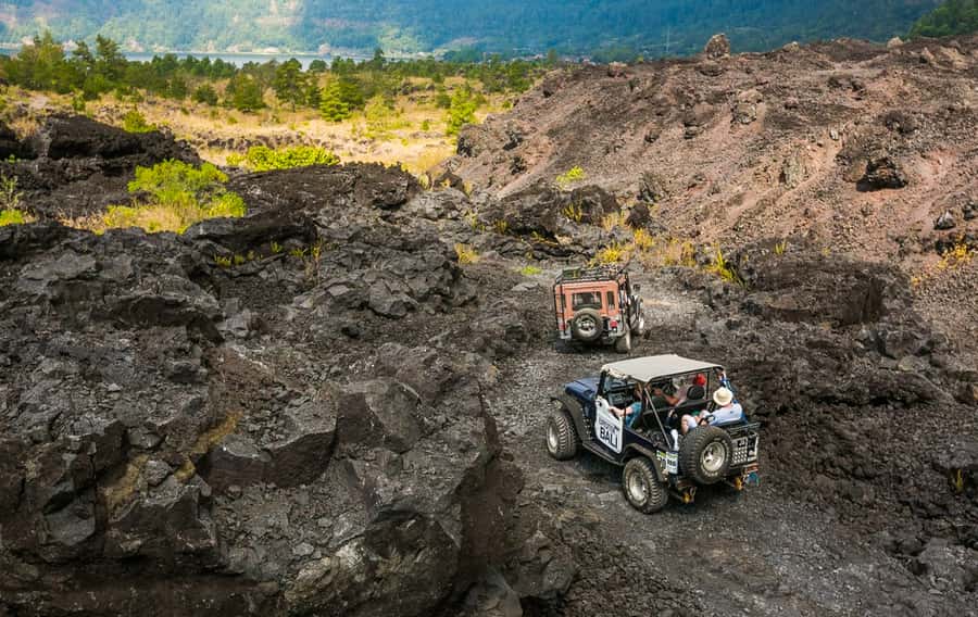 Mount Batur: Sunrise Jeep Tour & Natural Hot Spring - Mt. Batur Lounge: toilets, showers, and hot drinks in a place built for comfort