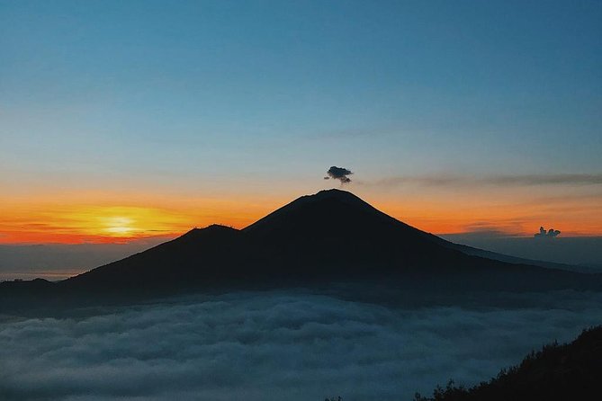 Mount Batur Volcano Sunrise Trekking With Ubud Rice Terrace - Tegalalang Rice Terrace: a short stop with good payback