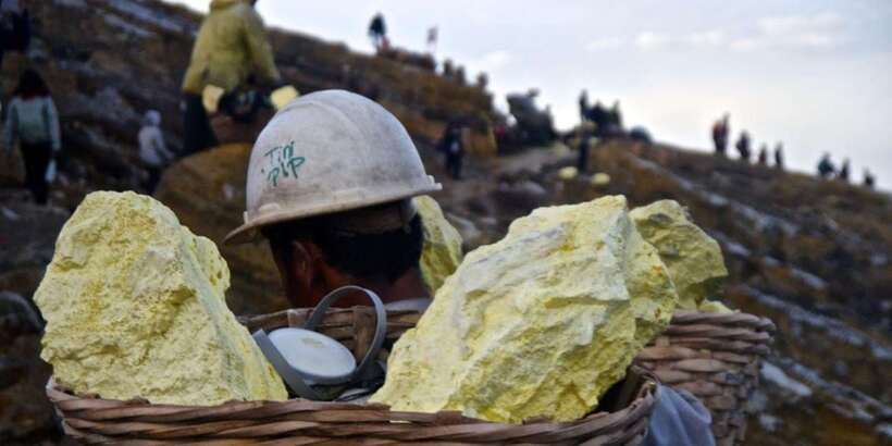 Mount Bromo and Ijen Crater Tour from Surabaya/ Malang - Beyond the Viewpoints: Whispering Sands and Bromo Crater Vibes
