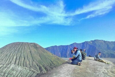 Mount Bromo & Ijen 2D1N Start from Malang & Surabaya Sharing Tour - Cemoro Lawang sunrise deck: tea, coffee, and the pre-dawn build-up