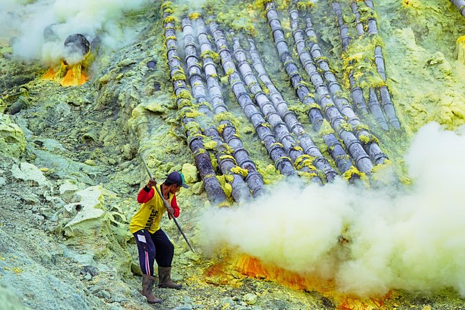 Mount Ijen Blue Flame Tour from Bali - Jagir Waterfall and the breakfast break: a welcome reset