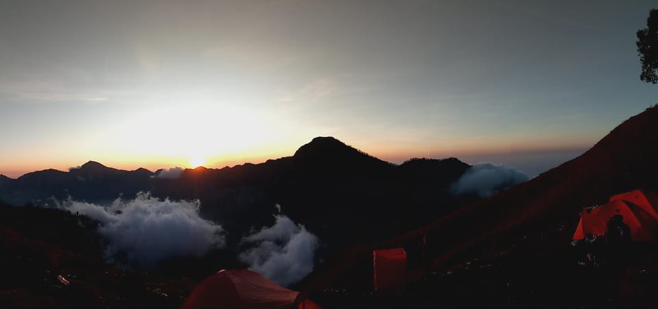 Mount Rinjani: 2D-1N Trekking Summit Sunrise Point Join Tour - Practical packing tips based on what’s included