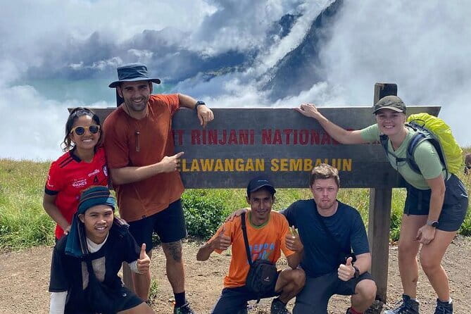 Mount Rinjani 2D 1N trekking to summit - Day 2: The 2:00 AM summit push and the sunrise photo window