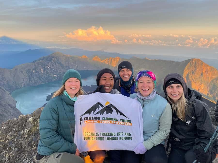 Mount Rinjani: 3D2N Summit, Lake & Senaru Crater Rim - Day 2: The 2:00 AM Wake-Up and the Summit to 3,726 m by Sunrise