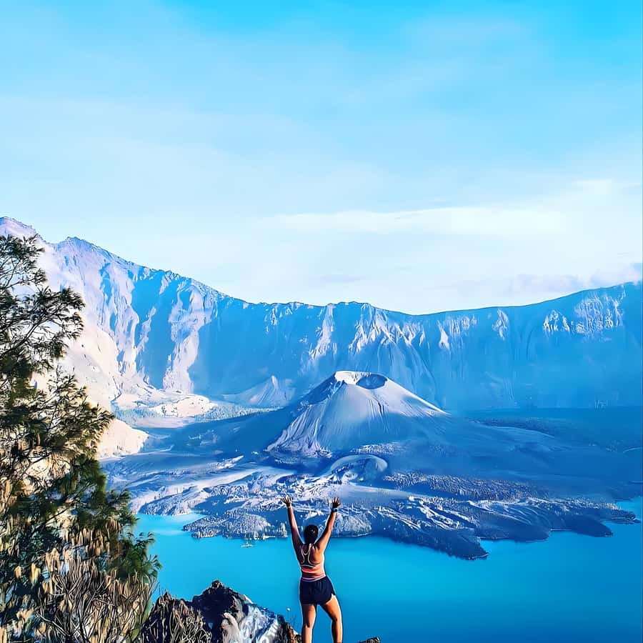 mount rinjani One day trek - The steep climb to Senaru Crater Rim: what you’re signing up for