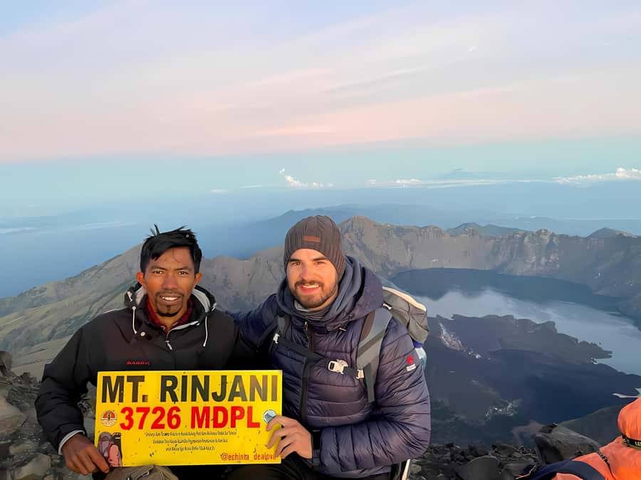 Mount Rinjani Summit tour - Crater Rim Night: Segara Anak at Golden Hour and the View Over North Lombok