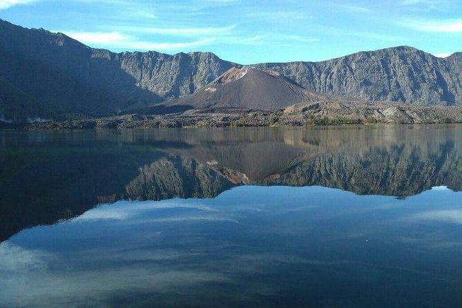 Mount Rinjani Summit Trek Full Sunrise Point (2D-1N) - Day 1 Trek and Camp: How the Team Keeps You Moving