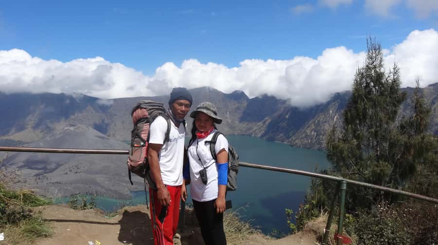 Mount Rinjani Trek 3D-2N To Summit - Lake - Hotspring - Day 1: Sembalun meadows, Pos stops, then the Sembalun crater rim sunset camp