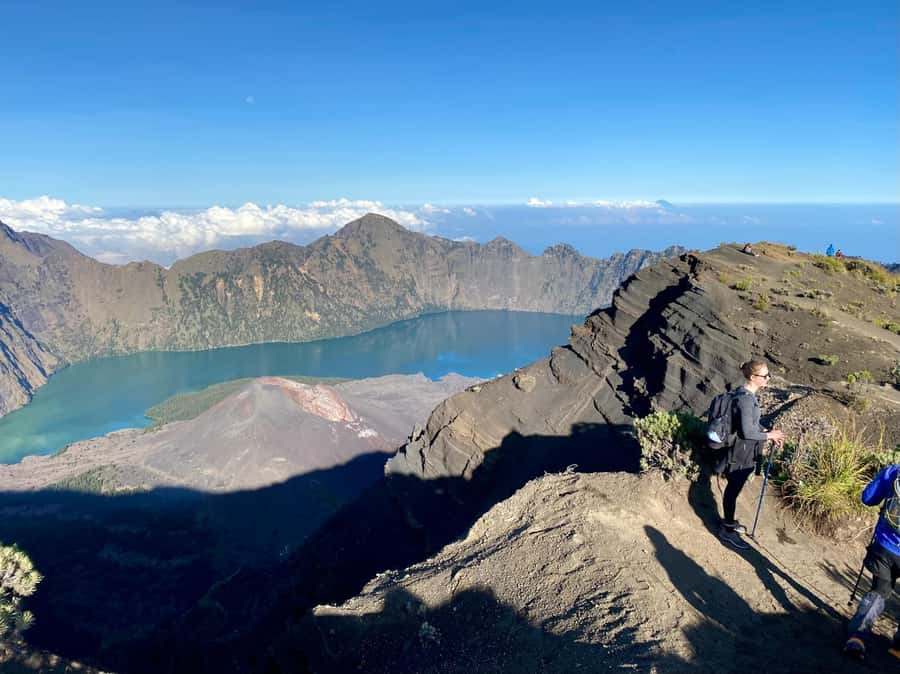 Mount Rinjani Trekking 3Days/2nights Summit Lake Hotspring - Day 2: 2:00 AM Wake-Up and the Summit Push to 3,726 m