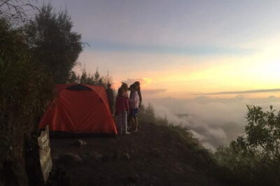 Mt Batur Camping (sunset & sunrise) - All Inclusive - Sunset on Mt Batur: Dinner, Dinner Views, and Being Early to the Quiet