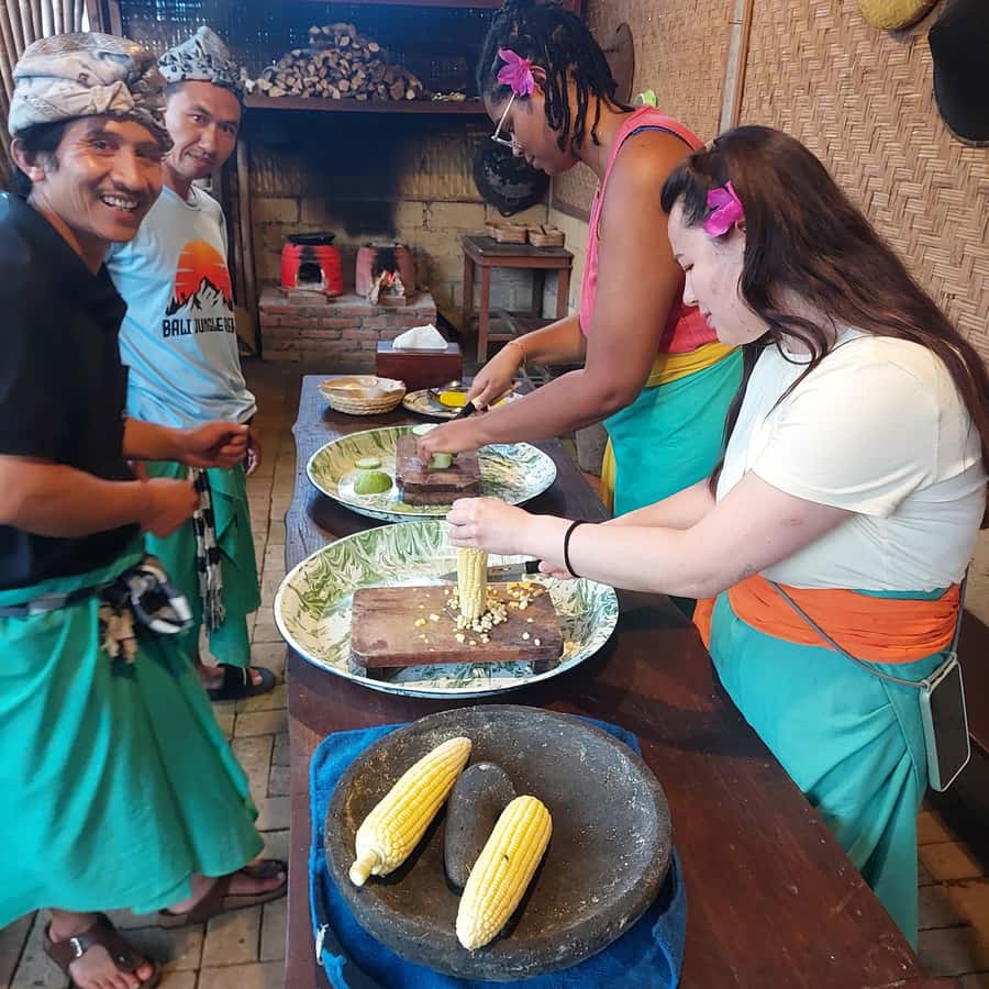 Munduk Balinese Cooking Class lunch/Dinner at a Local Home - Lunch vs dinner: when to pick your slot