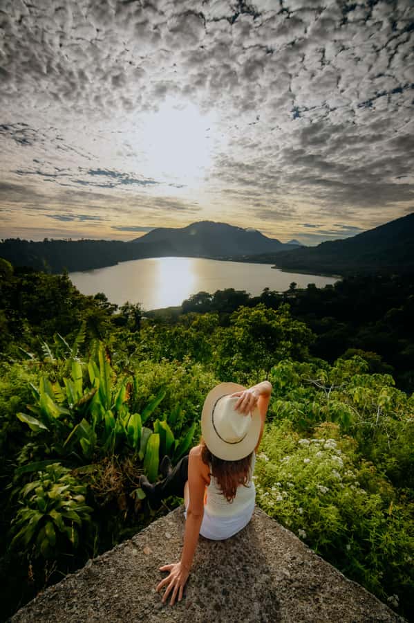 Munduk : Jungle Trekking,Canoeing,waterfall &authentic lunch - Trekking Through Flora and Getting Your Bearings Fast