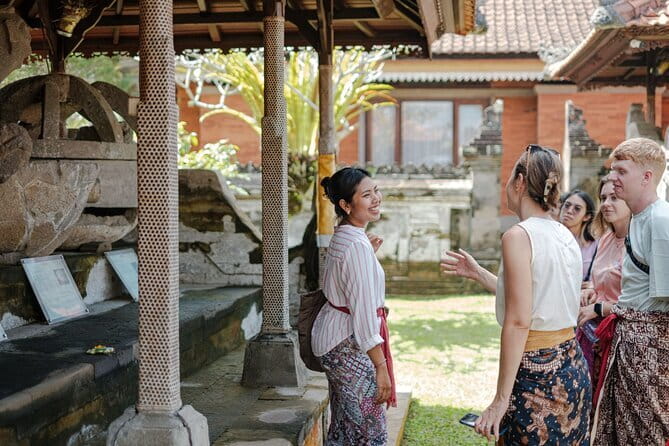 Myth of Pejeng Walking Tour - Stop 3: Kebo Edan Temple and the Bhairawa statue story