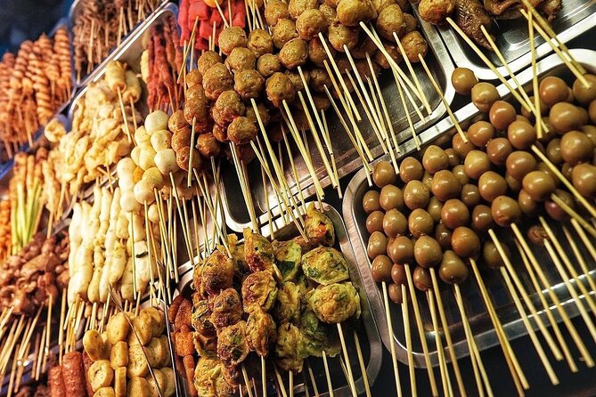 Night Walking Tour-Malioboro street food with guide at Yogyakarta - Beringharjo Traditional Market: spice education and fruit you may not know