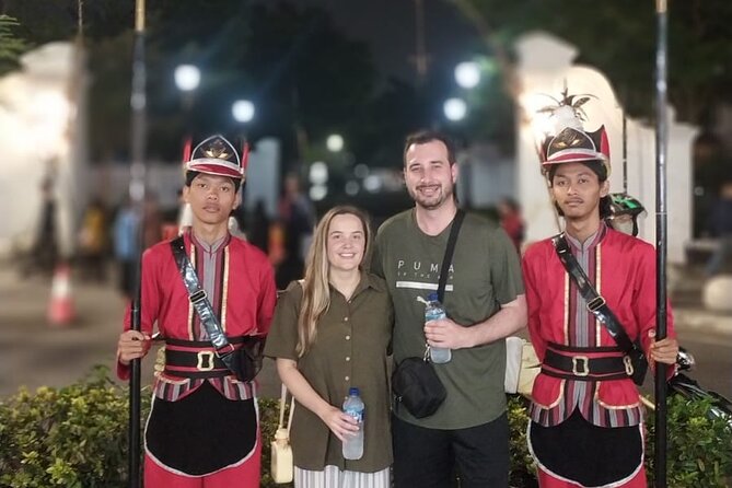 Night Walking Tour-Malioboro street food with guide at Yogyakarta - Titik Nol Kilometer and the “March 1st, 1949” history anchor