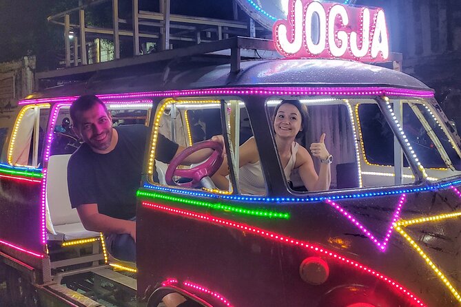 Night Walking Tour-Malioboro street food with guide at Yogyakarta - Nirboyo Gate into the Sultan palace area: becak or trishaw for the slow look