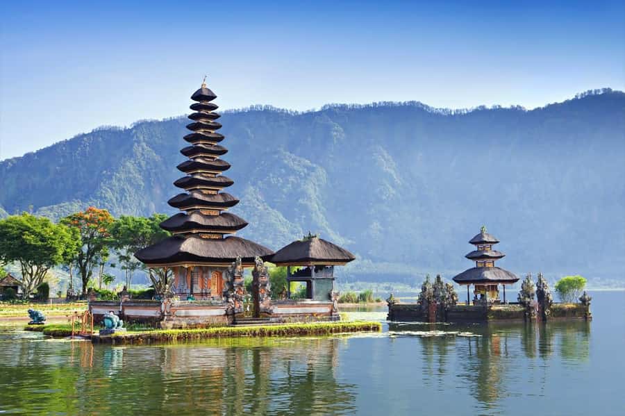 North Bali: Banyumala Waterfall and Ulun Danu Beratan Temple - Wanagiri Hidden Hills: where the photo stops feel like an art park