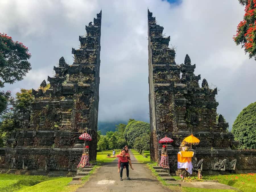 North Bali: Banyumala Waterfall and Ulun Danu Beratan Temple - Kayu Putih Village giant tree: the fairy-tale finale