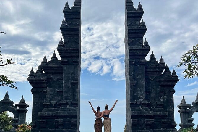 North Bali highlights: Buddhist temple, Waterfall & hot spring - Key points at a glance