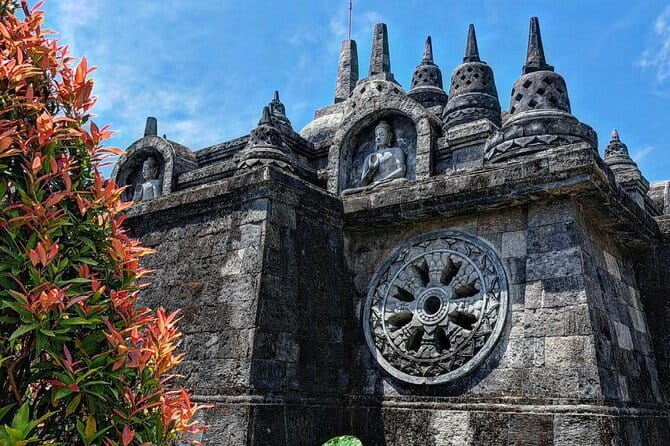 North Bali highlights: Buddhist temple, Waterfall & hot spring - Brahmavihara Arama: a calm start with real monastery atmosphere