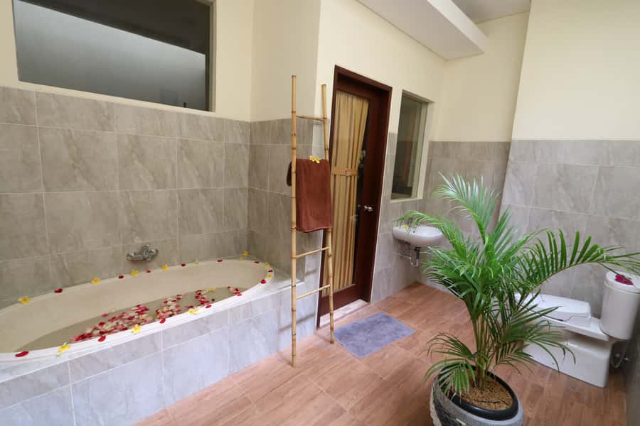 Nusa Dua: Luxury Balinese Massage with Hotel Transfers - Languages and communication: what to expect when you arrive